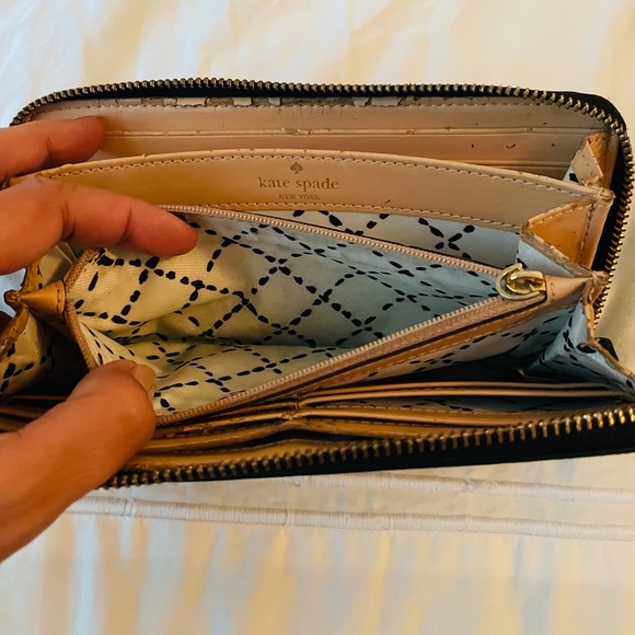 Black Kate Spade wallet - Picture 3 of 5